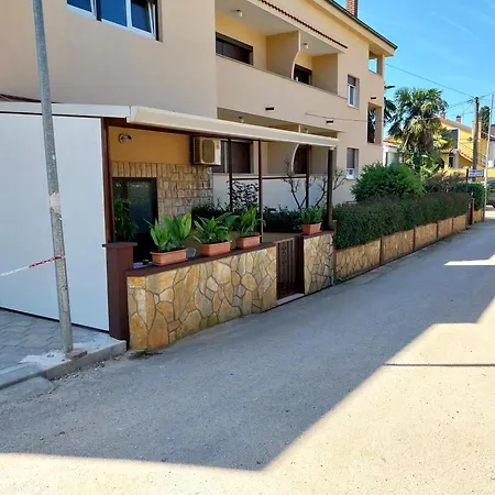 Apartment Mara Porec Exterior photo